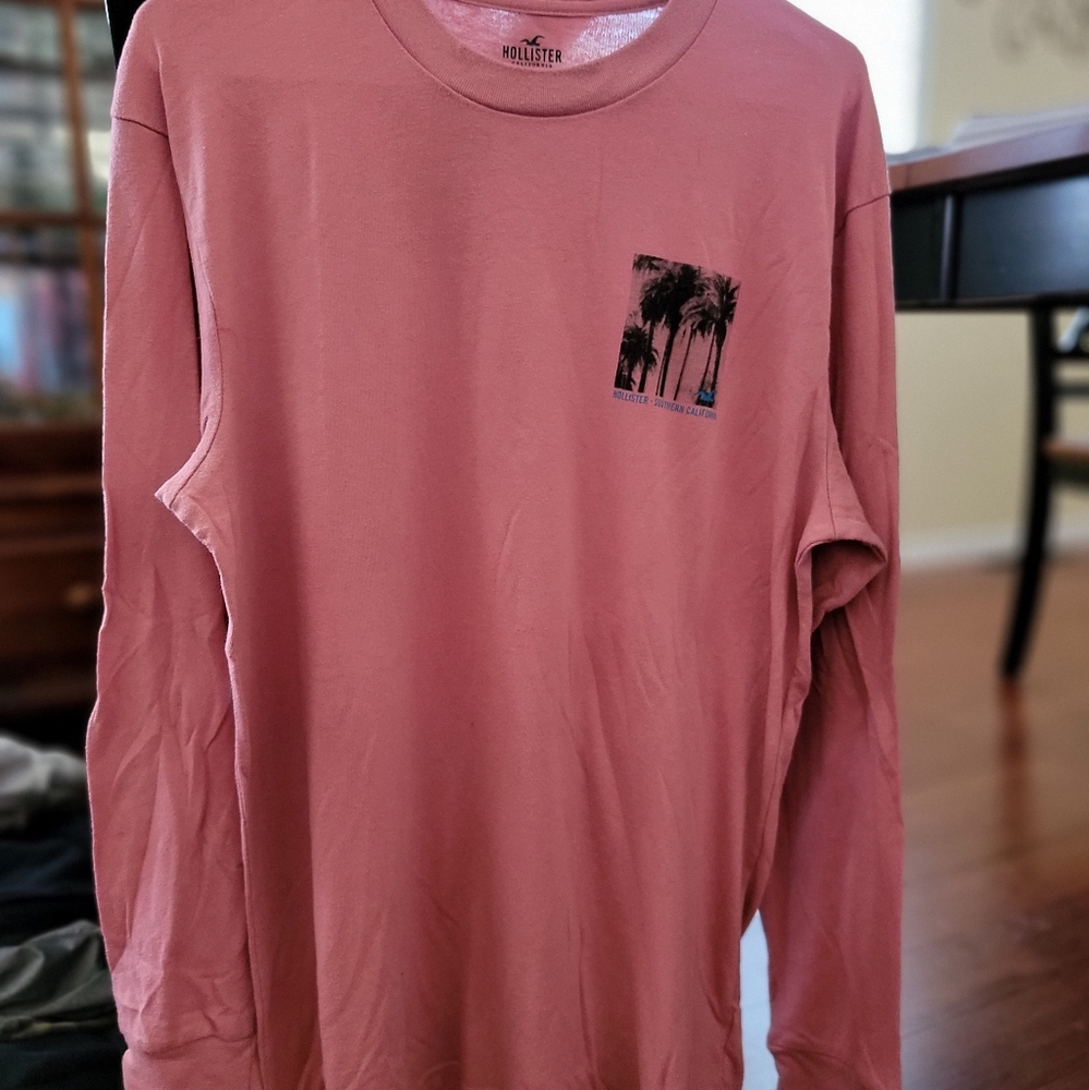 Long sleeved Hollister shirt